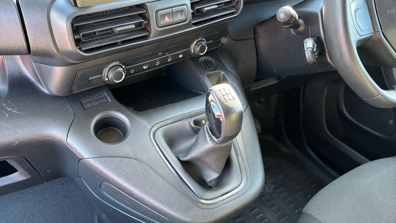 Peugeot Partner Long Diesel 850 1.5 BlueHDi 100 Professional Crew Van